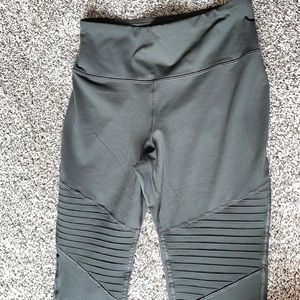Old Navy Active Elevate Leggings (Go-Dry)